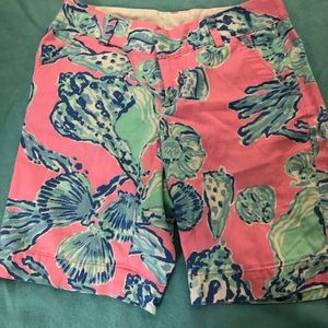 Lilly Pulitzer Chipper Short Sz 4